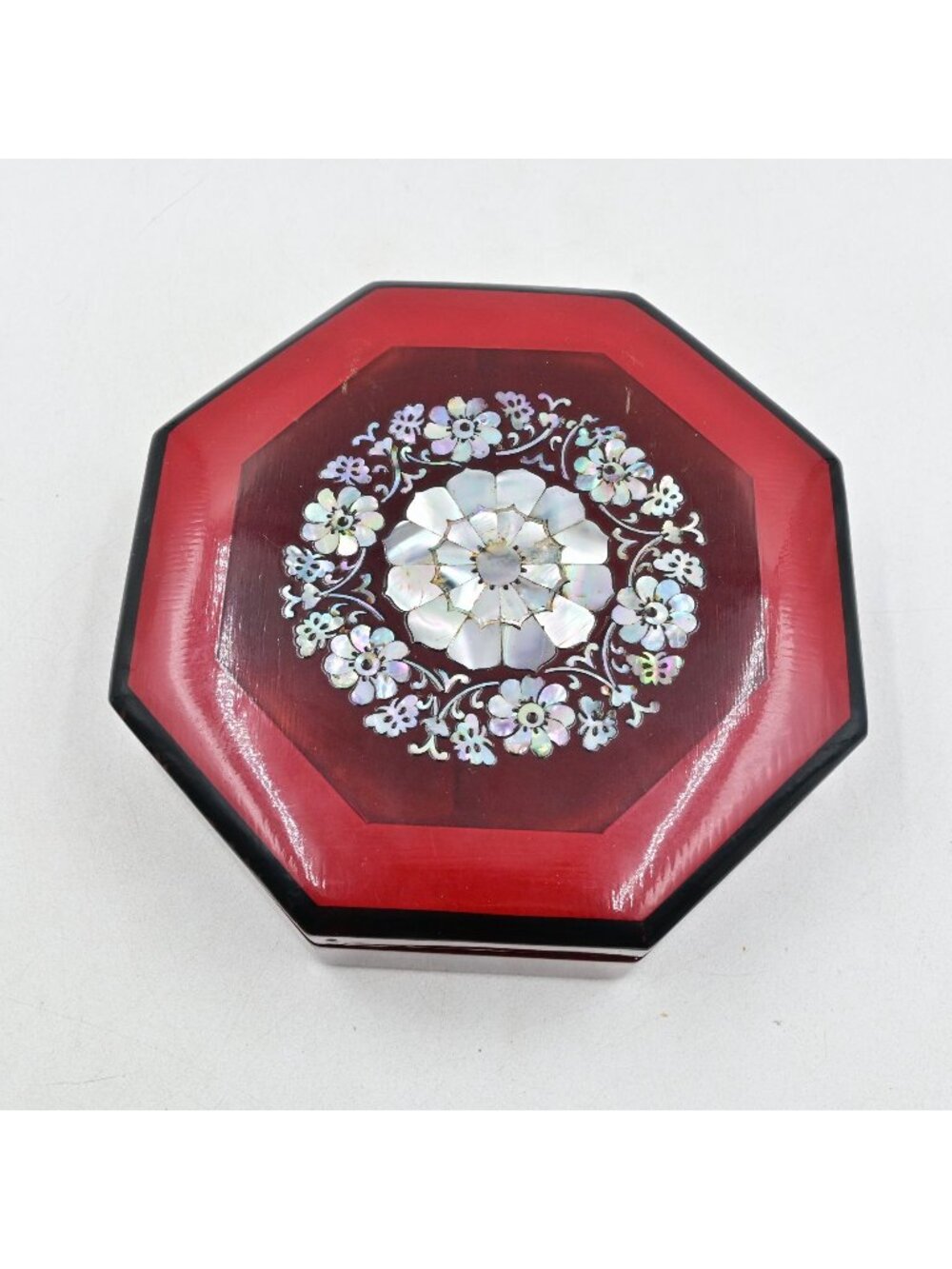 Asian Octagonal Red Lacquered Box Mother-Of-Pearl Inlay Jewelry Candy Bento